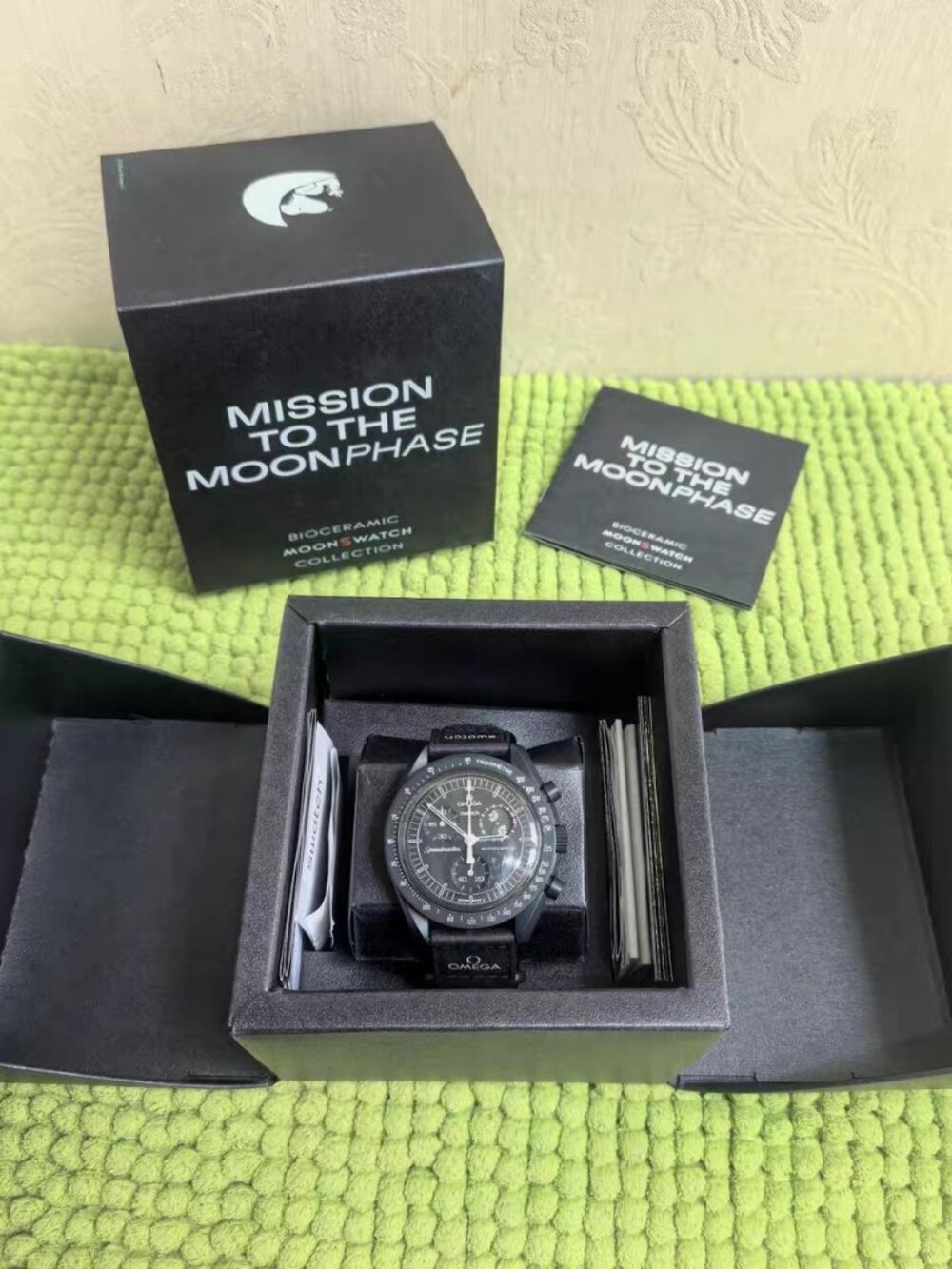 Swatch Omega x Snoopy Bioceramic MoonSwatch